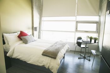 Sait Hotel YYC Екстериор снимка