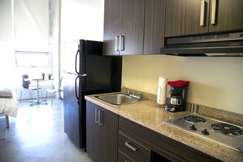 Sait Hotel YYC Екстериор снимка